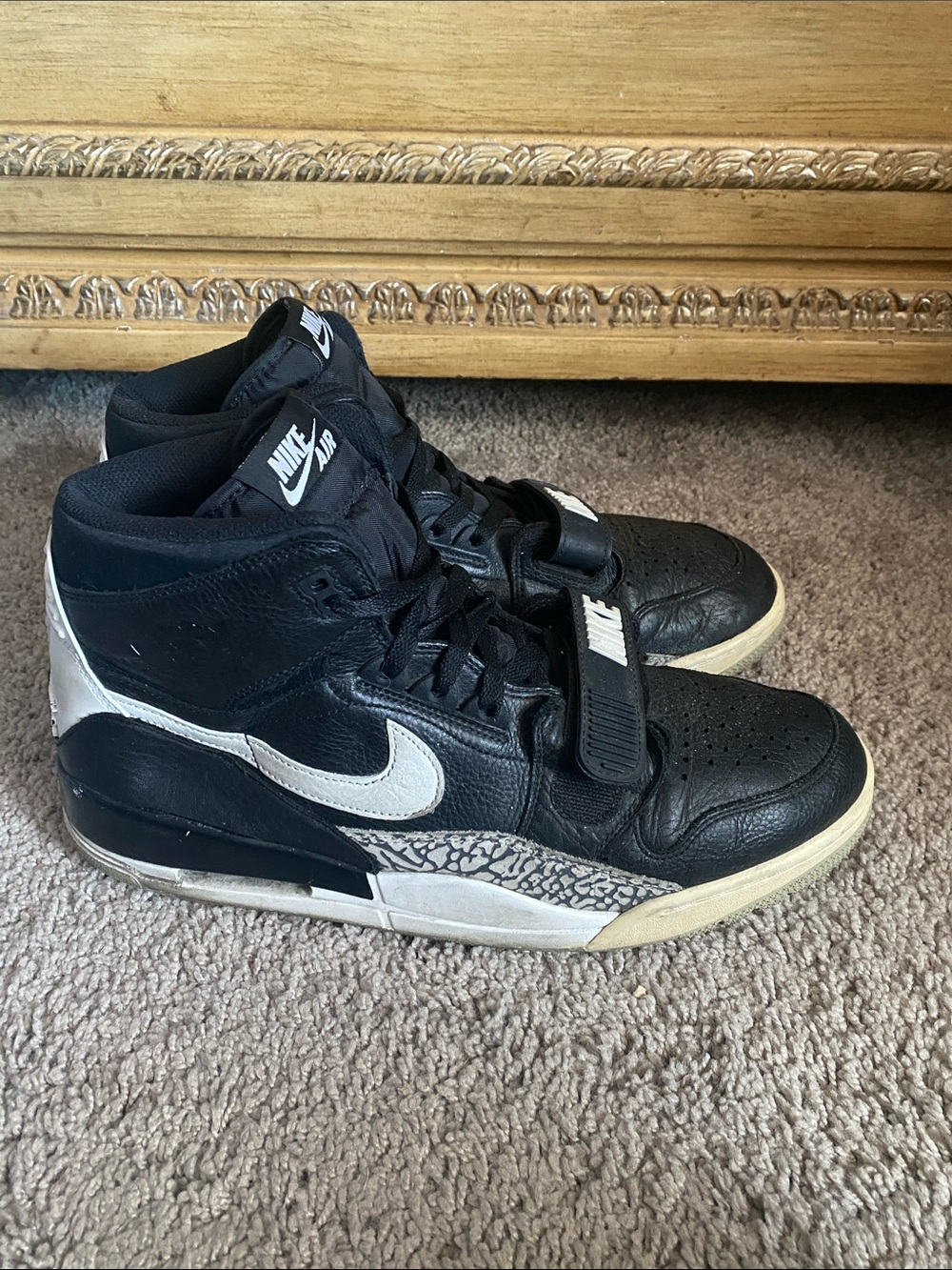 Air Jordan Legacy 312 Hi Men’s Black leather and White sneakers size 13